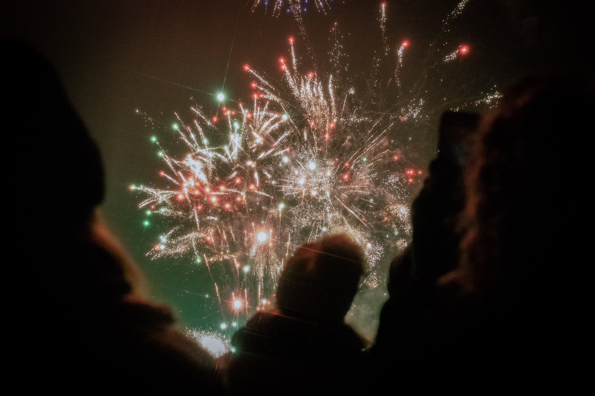 FergusHatton's tweet photo. Not cropping these to 4:5 smh 📸🎇 https://t.co/csCyjEkUWv