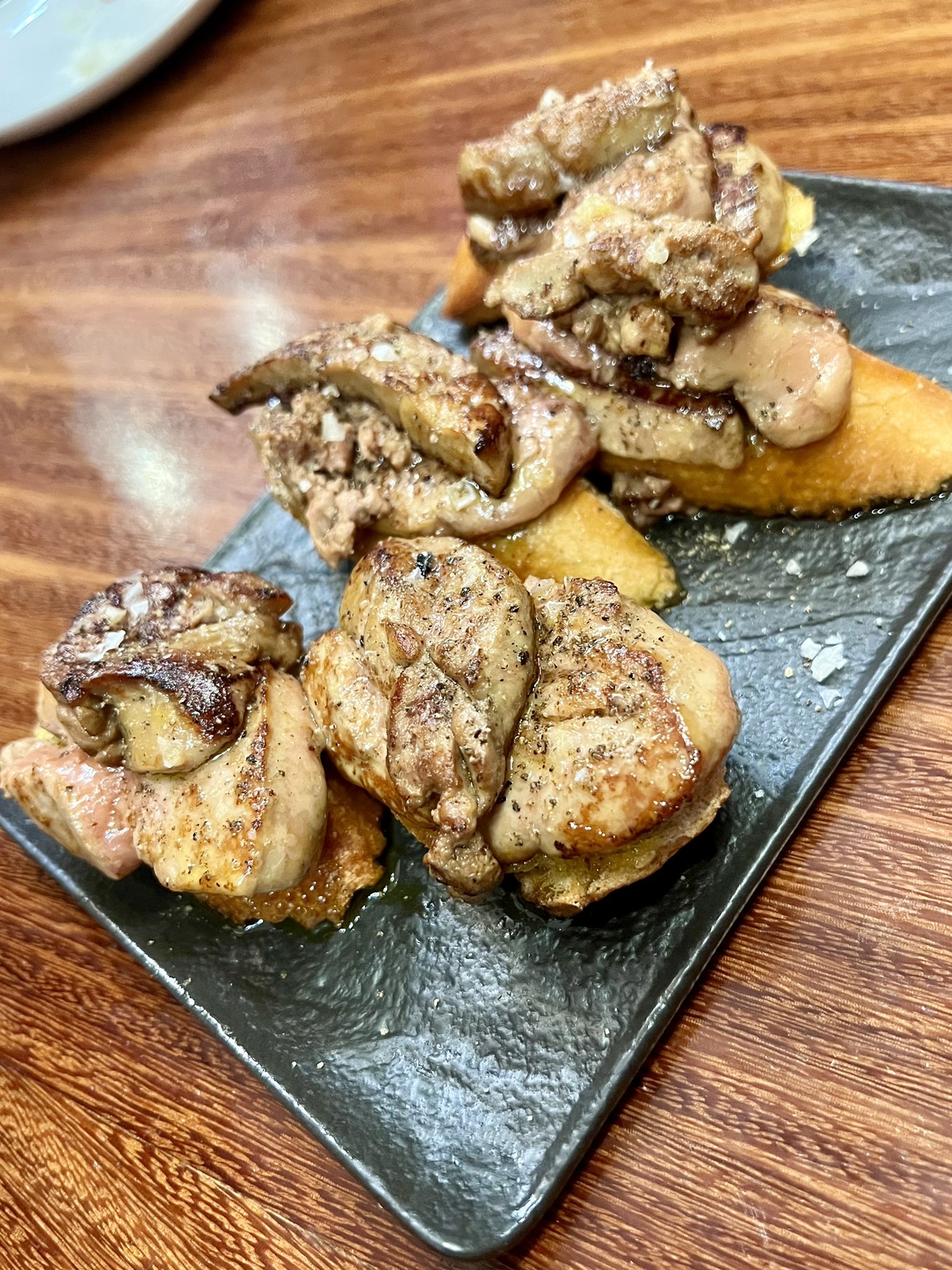 東海オンエアのりょう君に冗談抜きでうまい肉を届けに行きました