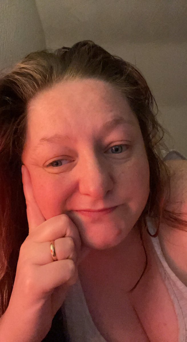stacemcw's tweet photo. Off to sleep for nightshift tonight. Have a good day and stay safe duckies. Lots of love 💙💚 #nurse #nhs #day3on #sleeptime #nursing #onthenightshift https://t.co/PWlNvLiRD3