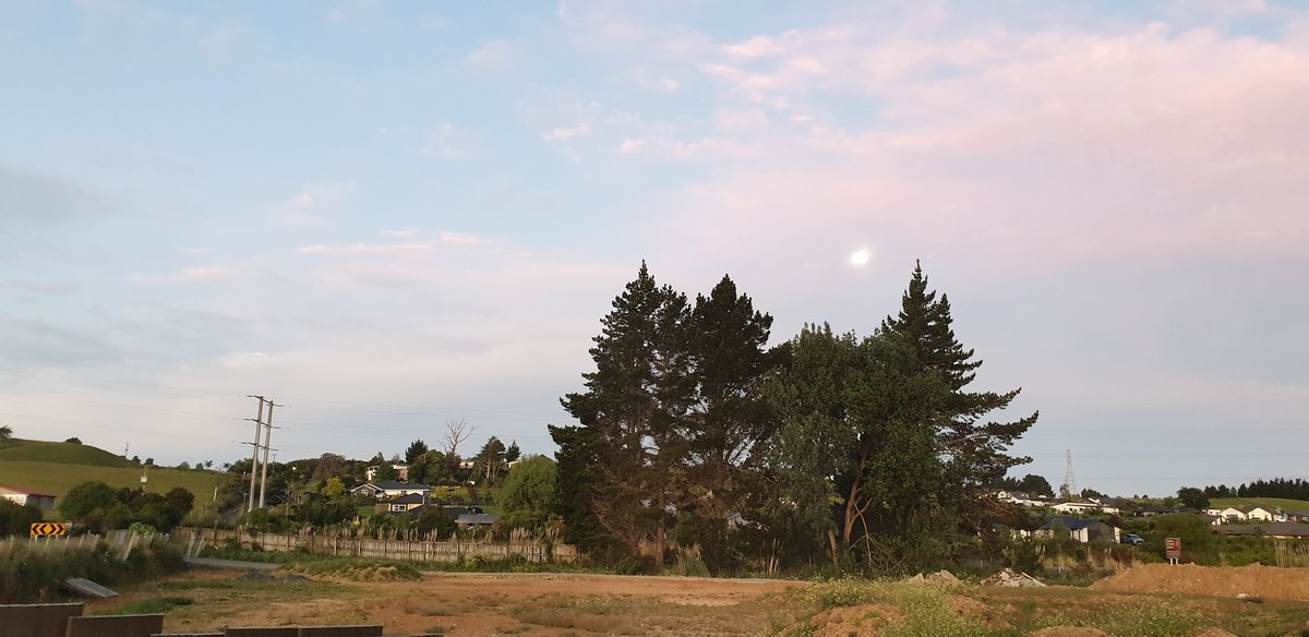 stariijabi's tweet photo. 8pm.... good night.. eventually.
#NZweather #MondayNight #SleepyTimeAlmost #Summet #AlmostChristmas https://t.co/PkzpZy8qzS