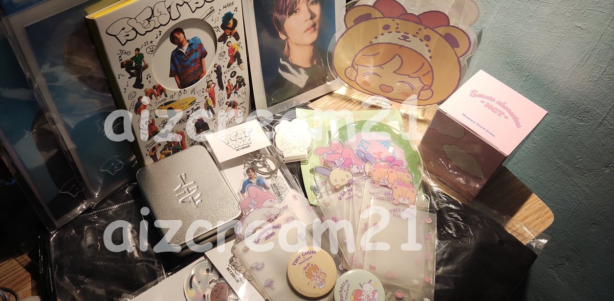 aizcream21's tweet photo. #LeeonsFeedback hi @leeonscart 
Thank u so much 🫶🫶🫶🫶 2 out 22 random button pin umuwi c haechan 😭🥹🥹🥹😍😍 https://t.co/hJNd95MTst
