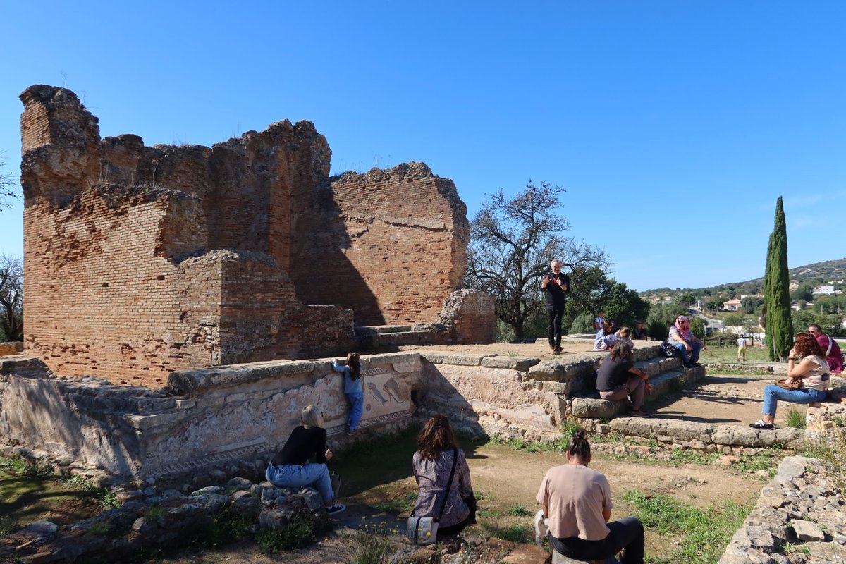 CulturaAlgarve's tweet photo. "Fábulas de Fedro - Ontem, Hoje e Sempre", um projeto multidisciplinar da ARCA - Associação Recreativa e Cultural do Algarve, foi apresentado, ontem, nas Ruínas de Milreu, com muito público presente.
#divam #milreu #culturaalgarve #direcaoregionaldeculturadoalgarve

📷 DRCAlg https://t.co/STvlpNx3tm