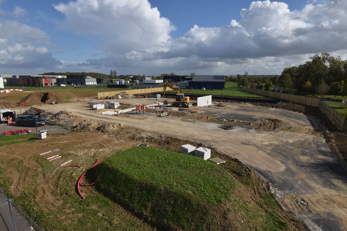 COSMHYC project series (@cosmhyc_fch) on Twitter photo COSMHYC DEMO news 🔊
The civil works for the construction of the COSMHYC DEMO #hydrogen refuelling station are well underway!
Read all about the <a href="/CleanHydrogenEU/">Clean Hydrogen Partnership</a>-funded project on our website and download the full press release: lnkd.in/eKYaJAbM
#HRS #comingsoon #clean #h2 COSMHYC DEMO news 🔊
The civil works for the construction of the COSMHYC DEMO #hydrogen refuelling station are well underway!
Read all about the <a href="/CleanHydrogenEU/">Clean Hydrogen Partnership</a>-funded project on our website and download the full press release: lnkd.in/eKYaJAbM
#HRS #comingsoon #clean #h2