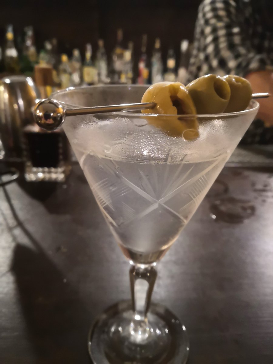 Simone_Omega's tweet image. Took my first dirty Martini (with Panarea gin) the other day, was really good.