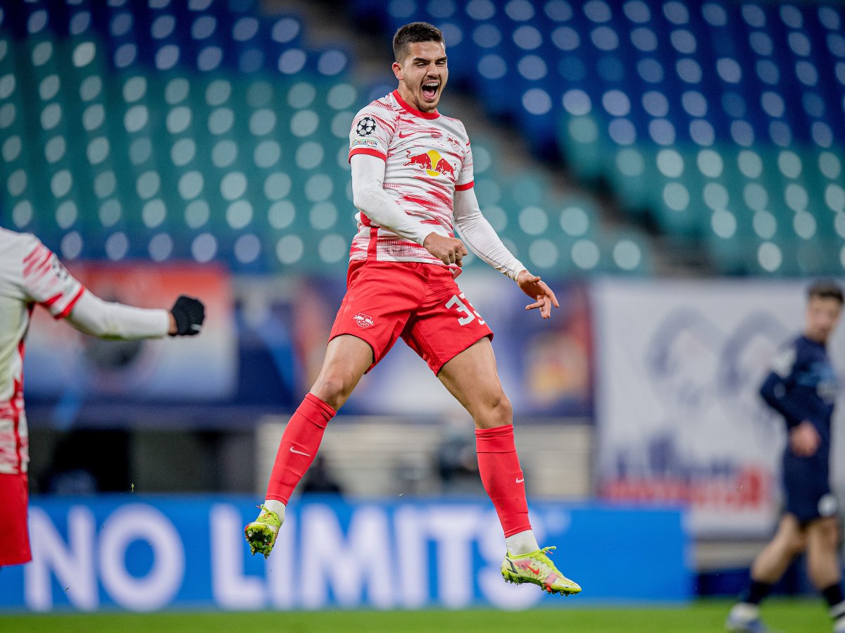 RBLeipzig's tweet photo. Last time vs. @ManCity | 2⃣:1⃣ 😌

#UCLdraw #ChampionsLeague https://t.co/2KvzWC5VqZ
