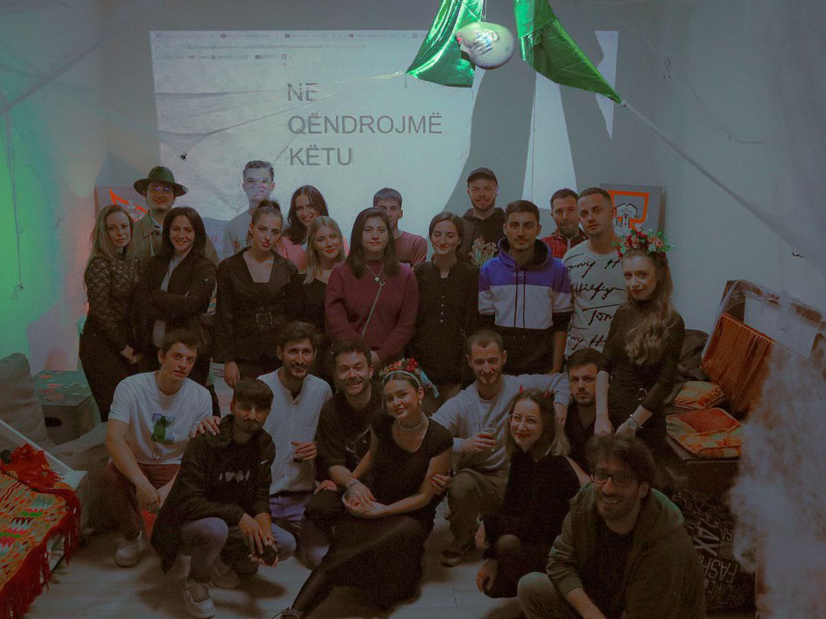 SpaceTetova's tweet image. 🧡 Ne qëndrojmë këtu 🧡 

#SaveTheSpace #SpaceTetova #Komunitet #HapësiraJote