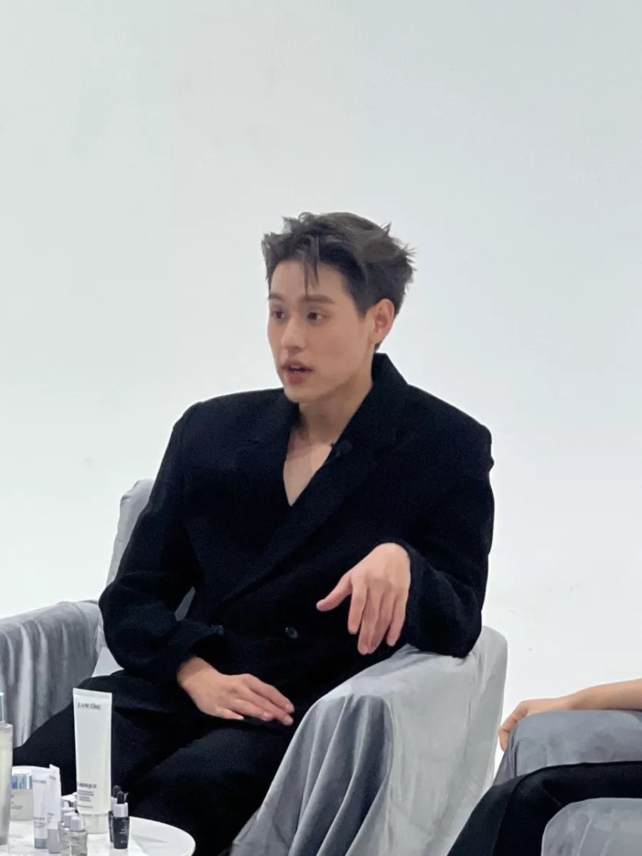 หล่อแบบหล่อ หล่อแบบตะโกน!!! หล๊ออออออ!!! จะต้องพูดอะไรอีกกับผู้ชายคนนี้! 😍🥰💙

🎬 lzd.co/TH1122TWTLanco…

 #LancomexLazadaTH
 #LancomeXBillkin