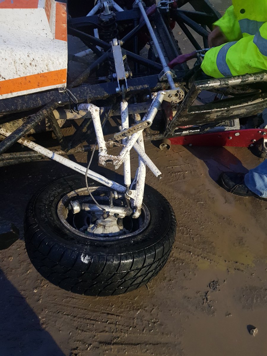racing_bentley's tweet photo. That's the 2022 season done for us. Good job because it's been hard going this year, no luck and no points and then got plenty of damage yesterday. Now to make more changes to the car for next season #briscaf2 https://t.co/vV9XcokHc0