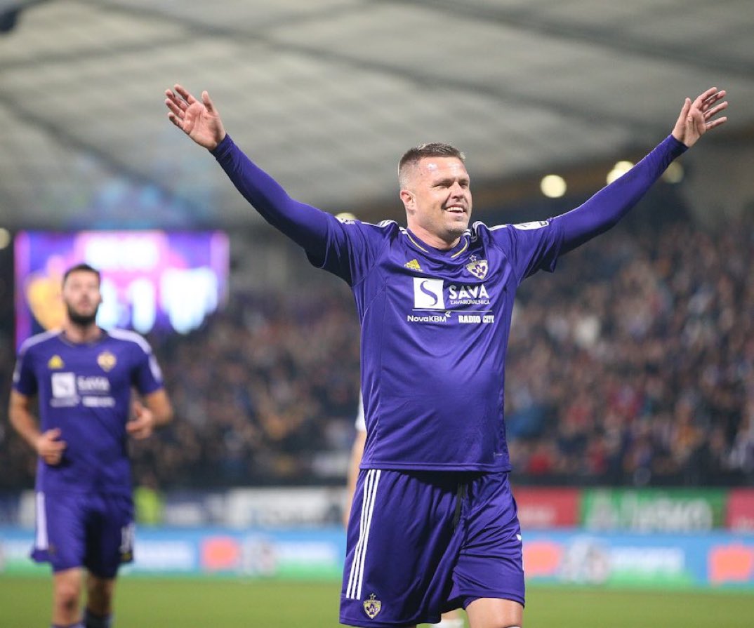 ClubRegista's tweet photo. 1 yılı aşkındır deprasyonda olan Josip Ilicic, 9 Ocak'tan sonra ilk kez bir maça çıktı. Maribor formasıyla 77. dakikada oyuna giren Ilicic, kendi kazandırdığı penaltıyı golle sonuçlandırdı. https://t.co/jSGNaSDnKY