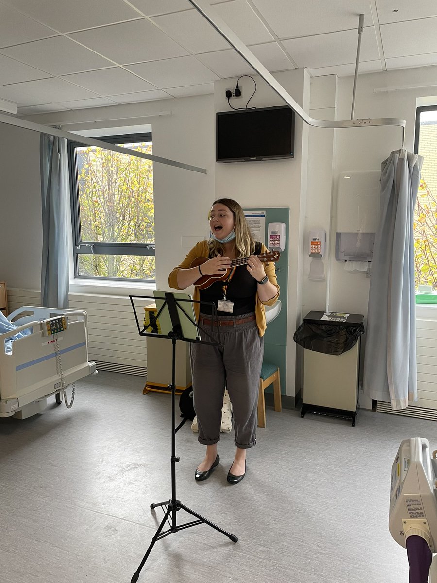 Keeping spirits up on Pierce ward <a href="/RUHBath/">RUH Bath 🏥</a> @LidgettSarah1