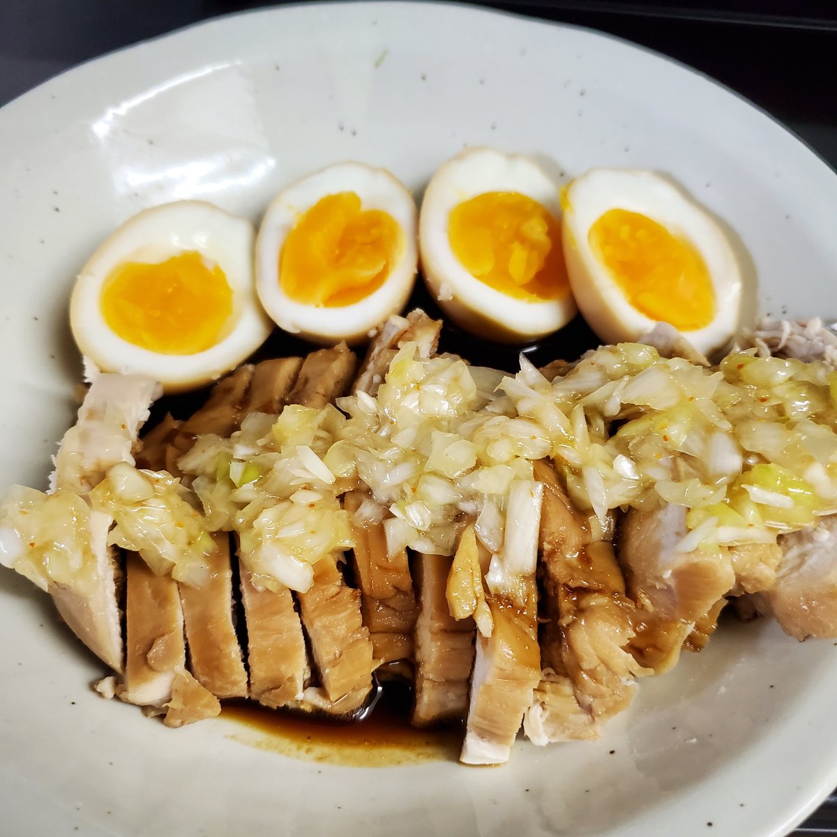 あふろのお料理ふんばるぞ！
鳥チャーシュー
たまご煮すぎて完熟してしまった