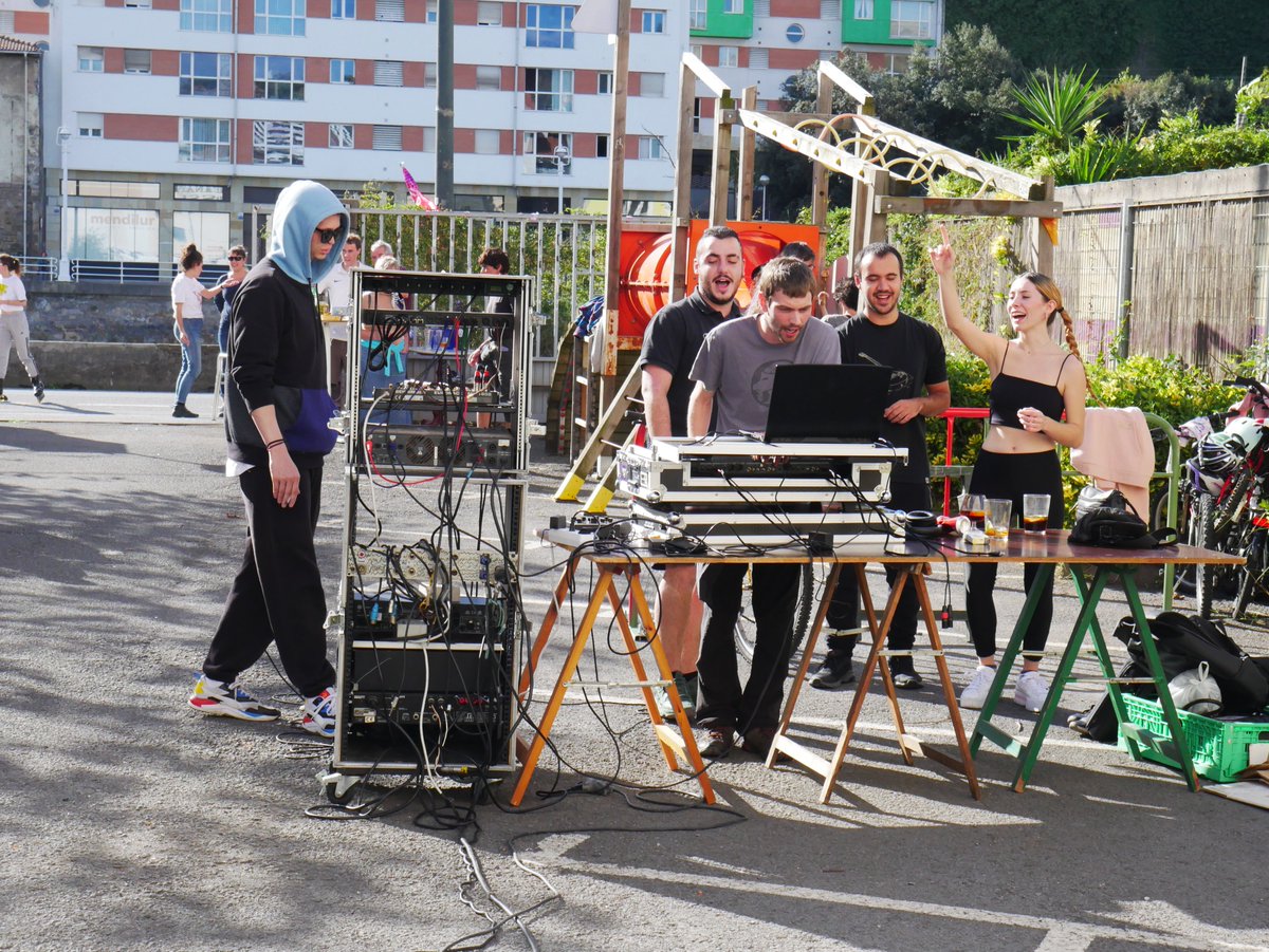 Berbaizu tweet media