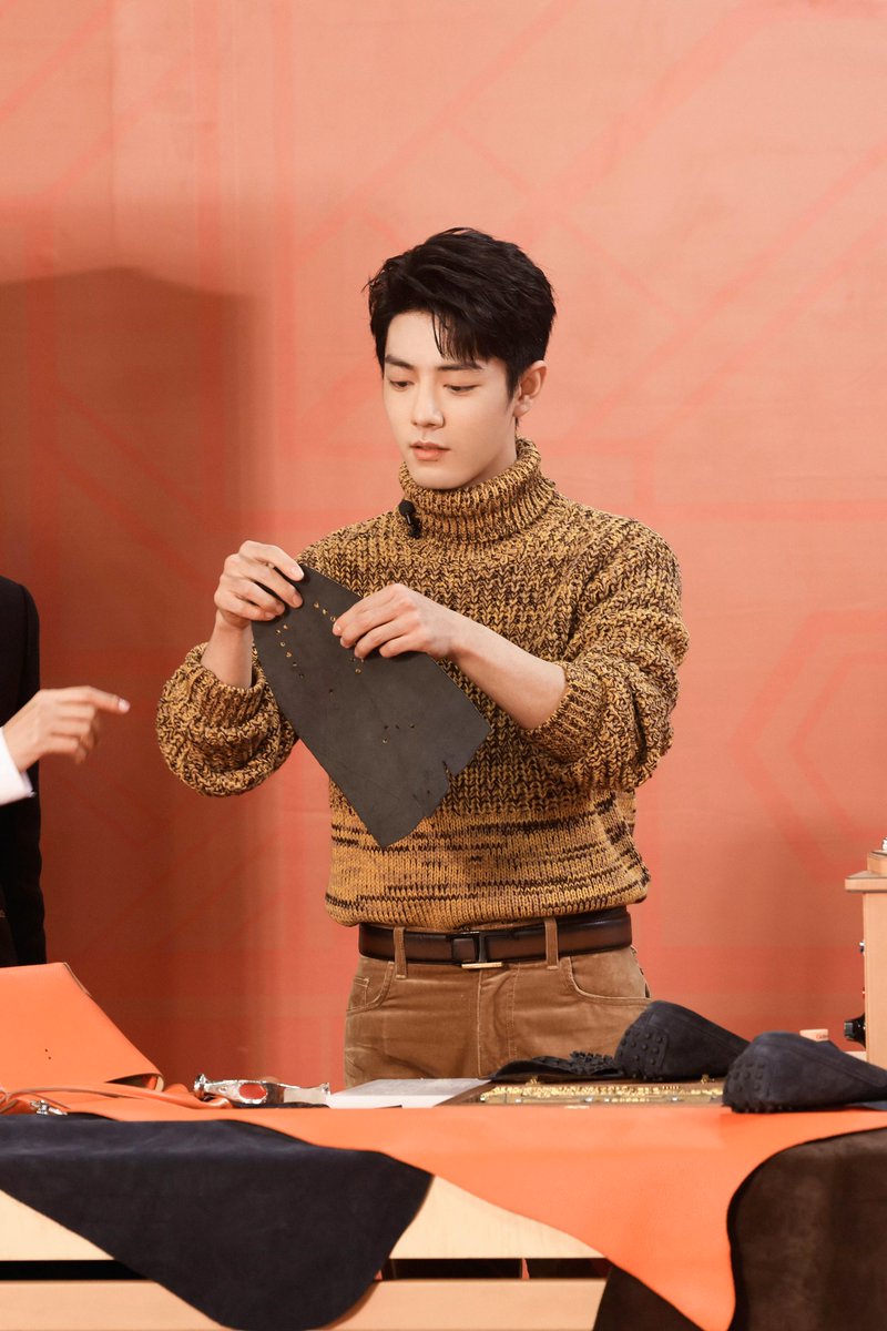 xiaozhvns's tweet photo. #XiaoZhan Studio Weibo Update 221107 (1/3) ❄️

“The start of winter has arrived. Together with brand spokesperson Xiao Zhan, enjoy (learning about) the (brand’s) long and rich history, and meet the warmth in winter. See you later at TOD’s 😘”

#XiaoZhanxTODS https://t.co/jh2v9QDPG3