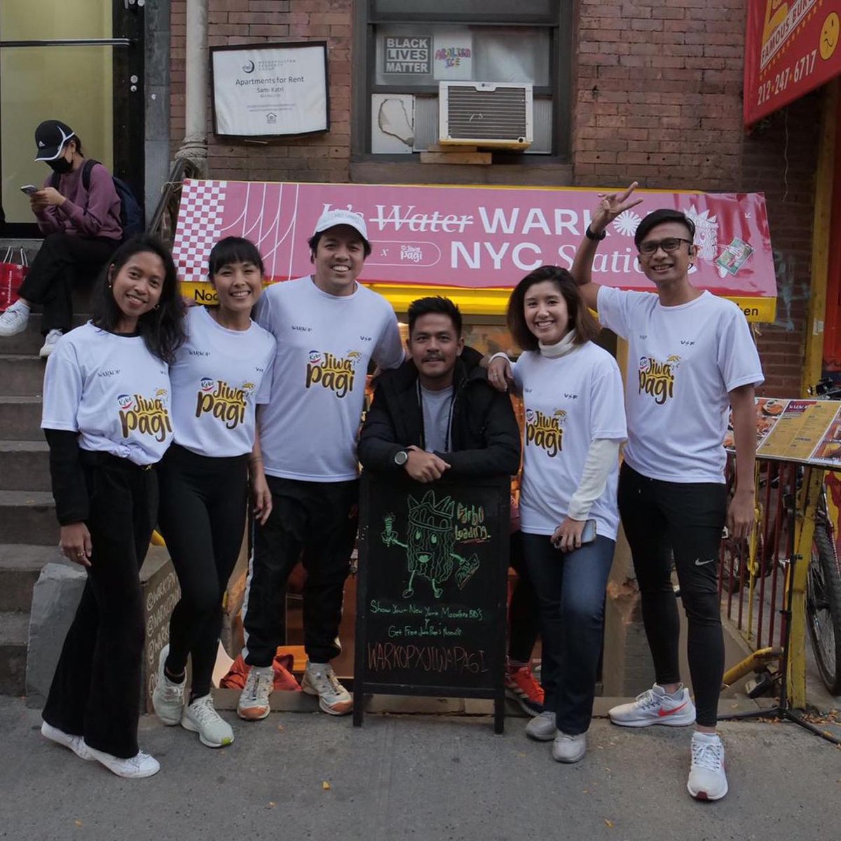 hunioun's tweet photo. Brand mie satu ini lagi support atlet lari di New York nih ges!
#JiwaPagiNewYorkMarathon
Mie Sehat https://t.co/InbB5IAczk