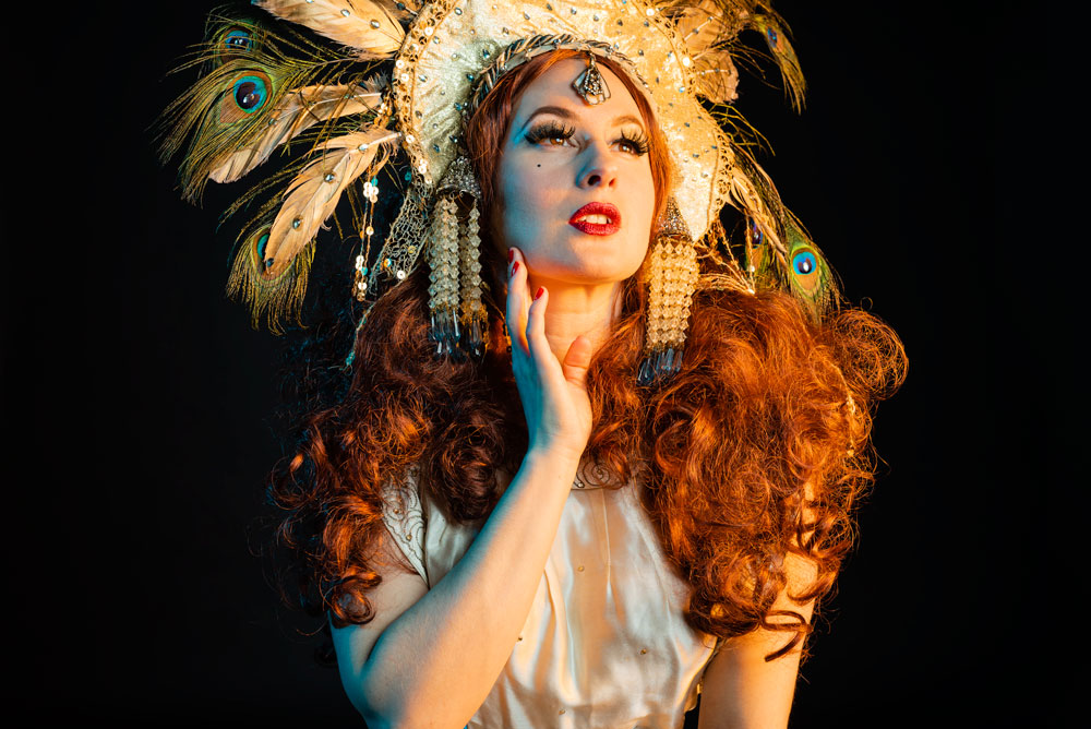 A wonderfully witchy Dr Sketchy awaits - Monday 14th November at @TLVenue , 7pm, featuring supermodels Lady Clio and Giddy Heights. Tickets designmynight.com/london/whats-o…