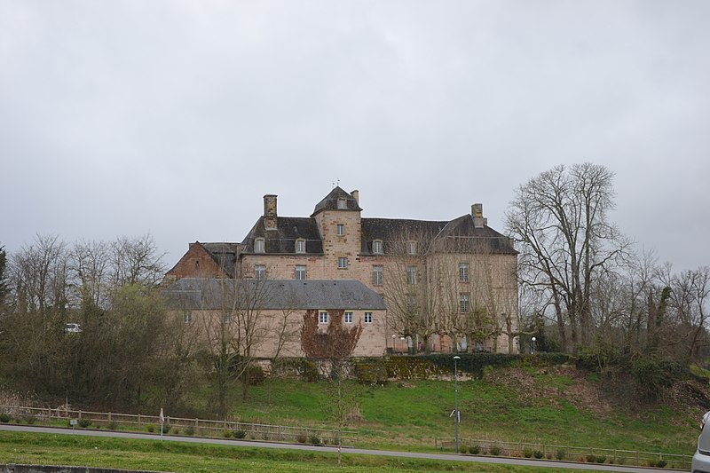 MonumentumFr's tweet photo. Château de Cosnac à #Cosnac (#Corrèze) Le château était une place forte de la seigneurie de Malemort, à la frontière entre le comté du Quercy et la vicomté de Limoges. La première mention du château date de 1300...
Suite 👉 https://t.co/b9RLoDiGTE
#Patrimoine #MonumentHistorique https://t.co/0X84uk6ccQ