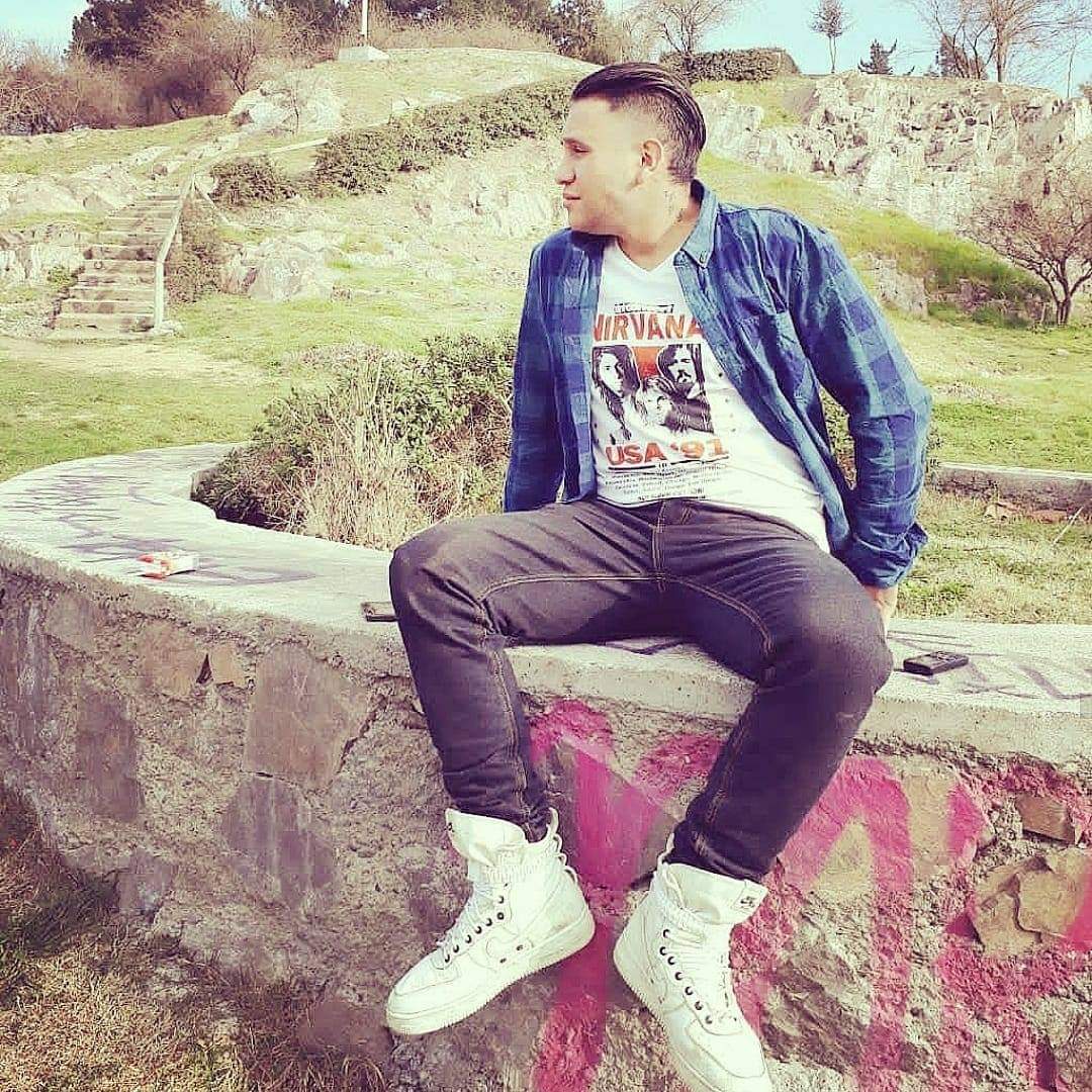MatiasRudeboy's tweet photo. Con buenas vibra https://t.co/Rqu8LFsZVg