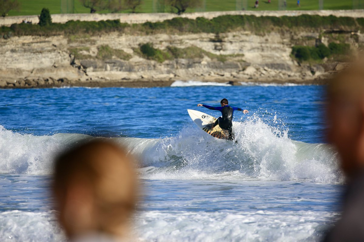 Sunday surfing ☀️🌊 #escueladesurfmolinucos  #playadelsardinero
📷 <a href="/ninobodyboard/">José Gómez</a>