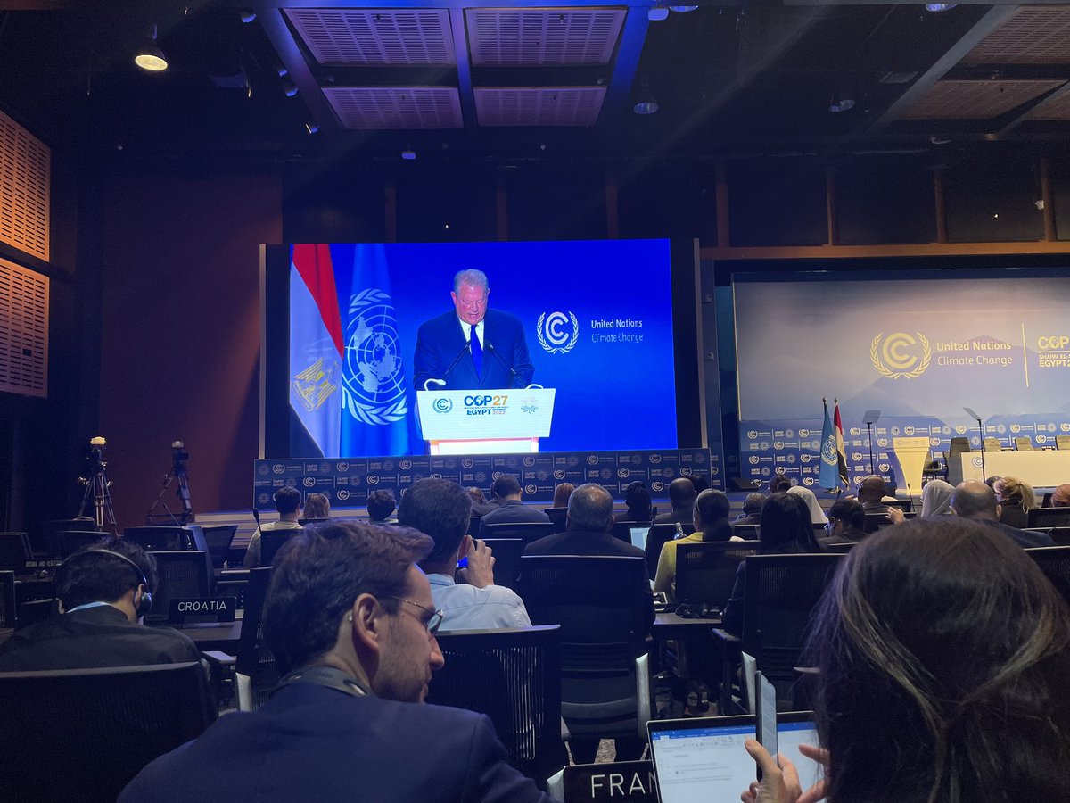 Powerful speech from #AlGore shaking the whole plenary of #COP27. "We can continue the culture of death caused by fossil fuels. Or decide to chose life".