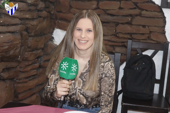 sportinghuelva's tweet photo. 📻 Diana González estará en unos minutos en la tertulia de La Jugada de Canal Sur Radio en Huelva para hablarnos de su regreso a los terrenos de juego ayer con hat-trick después de su maternidad

#elsueñocontinúa https://t.co/06gaMJWFcY