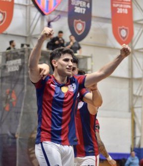 ⚽ GOLEADORES ⚽ 
⬇️
PESCIO  29
ECHAVARRÍA  16
RODRÍGUEZ  15
VARGAS  10
MENZEGUEZ  9 
CAAMAÑO  8
BAZAN / BLOCK / DEL REY  7
LÓPEZ / IAQUINTA  6
ARAYA / BÁEZ  3
MENDEZ  2
BENYIK / BOTTINI / OBANDO / STAZZONE  1

<a href="/CASLAFutsal/">CASLA Futsal</a>