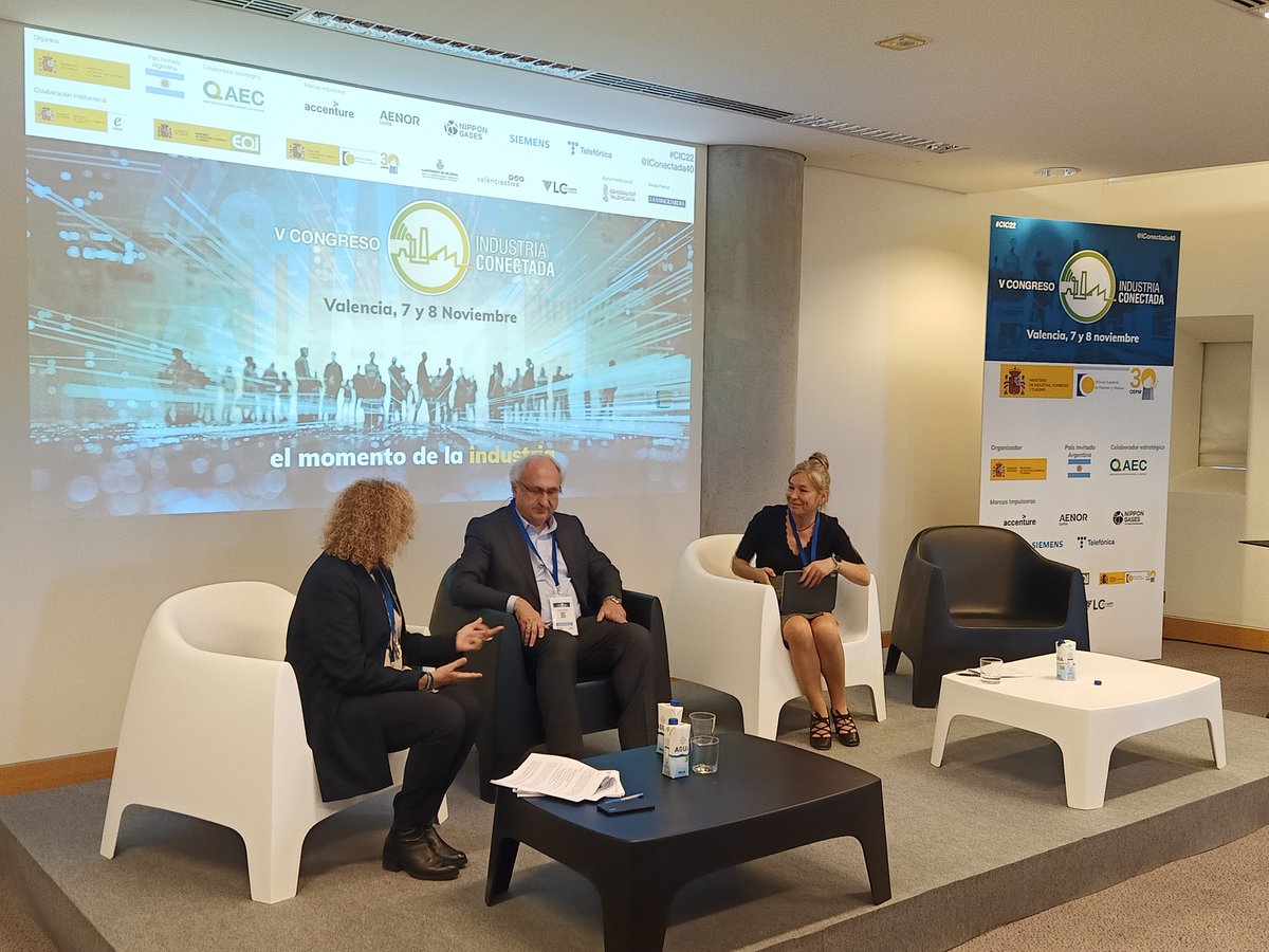OEPM_es's tweet photo. "Digitalizar y proteger" en la sala OEPM de @IConectada40. 
Únete a la mesa redonda con Mª. José de Concepción de #OEPM, Luis Ignacio Vicente de @PONS_IP  y Anna Sánchez de ITimes Advisers S.L
 
#CIC40 #IndustriaConectada @mincoturgob https://t.co/XnJ1BB9uXJ