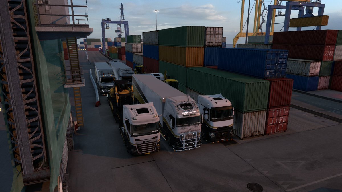 GlobalCargo_VTC's tweet photo. Our driver's joined @CiNConvoy yesterday for the 2022 Children in Need Charity Convoy. We love supporting charities like this, thanks for having us!

📸: hjvg &amp; L N X

#ETS2 #BestCommunityEver #EuroTruckSimulator2 https://t.co/IpKi4o2mQL
