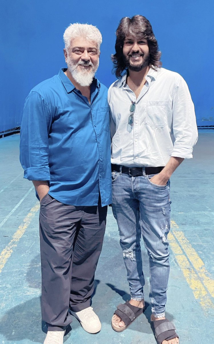 cibychandran's tweet photo. #ThunivuPongal2023 #songshoot #thala #Ajithkumar ❤️🤗 https://t.co/a7VnyjDlCF