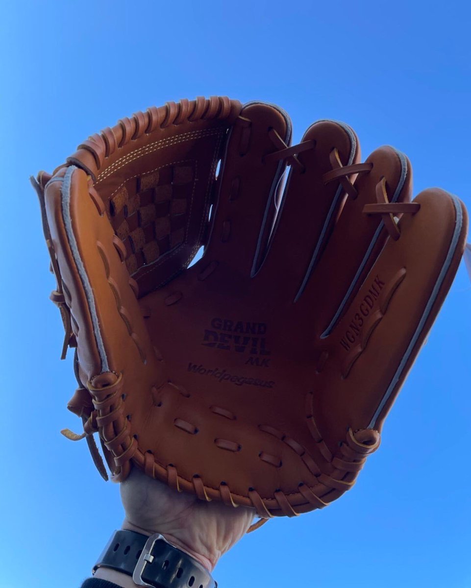 BaseballShopCV's tweet photo. World Pegasus Pitcher’s Glove.

Former Pittsburg Pirates pitcher #MasumiKuwata model.

For sale.

#baseball #baseballlife #baseballlifestyle #baseballglove #baseballgloves #baseballislife #baseballgame #baseballlove #baseballseason #baseballseasonishere #worldpegasus https://t.co/fGmkt3HFdg