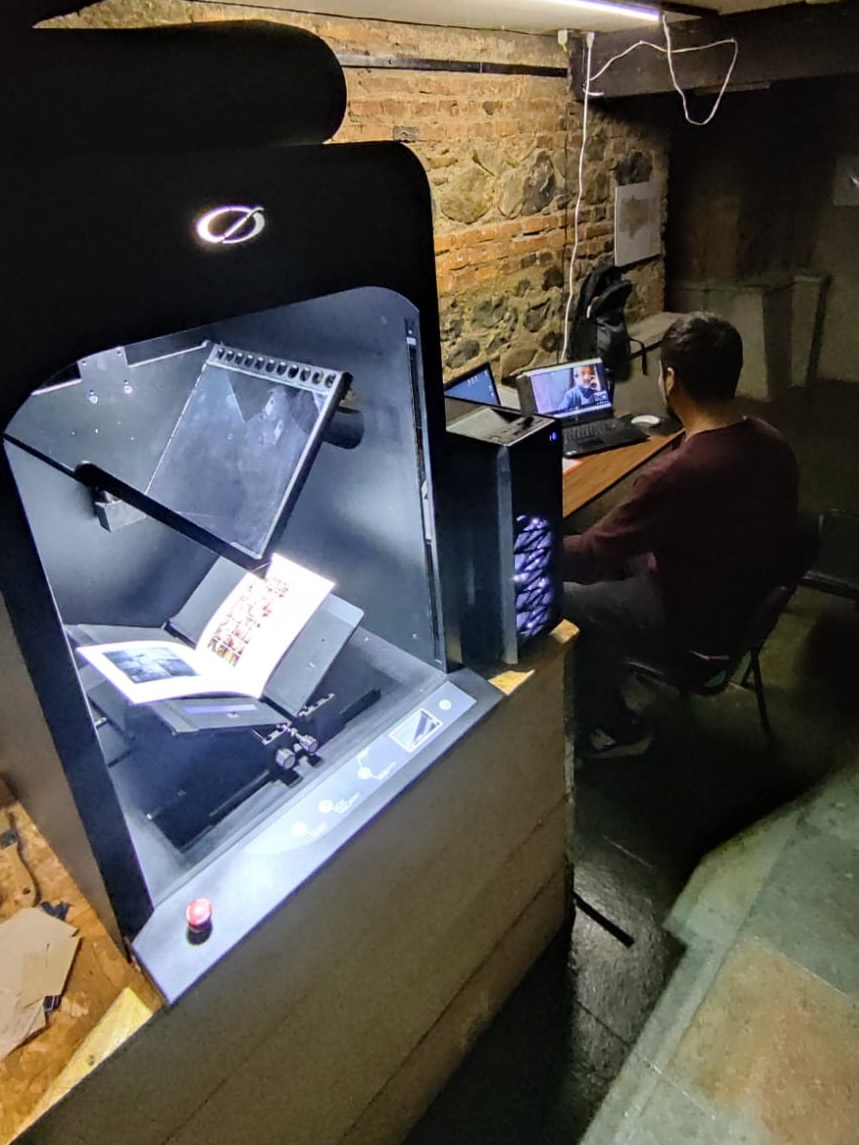 iGuana_iDM's tweet photo. Excited to share these photos from remote #Qidenus book scanner training ๐คwith our partner in Chile @MebPatagoniaSpA. Great to be working together ๐ค : https://t.co/ehWua6bEAZ
#trainingday #trainingdays #bookscanner #Digitisation #Digitalization #libraries #archives #museum https://t.co/SNlgHeWyvL