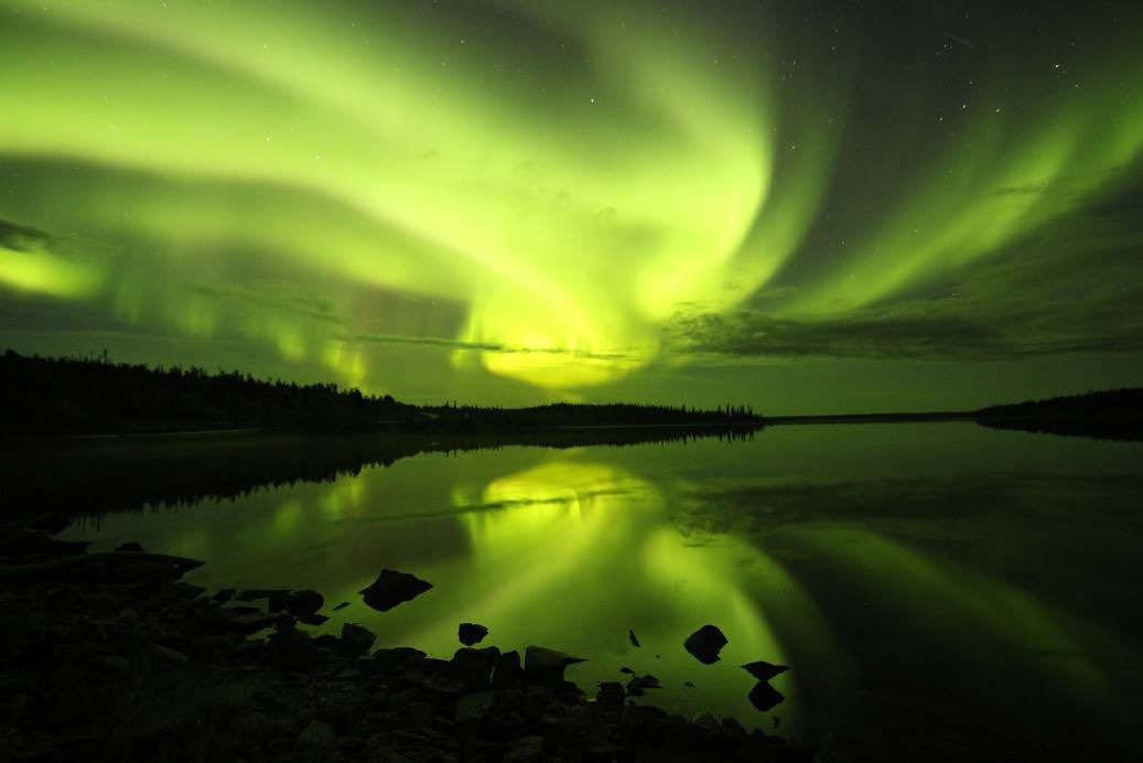 #Beautiful, #amazing and #breathtaking Level 7.5 #AuroraBorealis here in Yellowknife, Northwest Territories, Canada 🇨🇦 #dreamcome #bestplacetoseeaurora