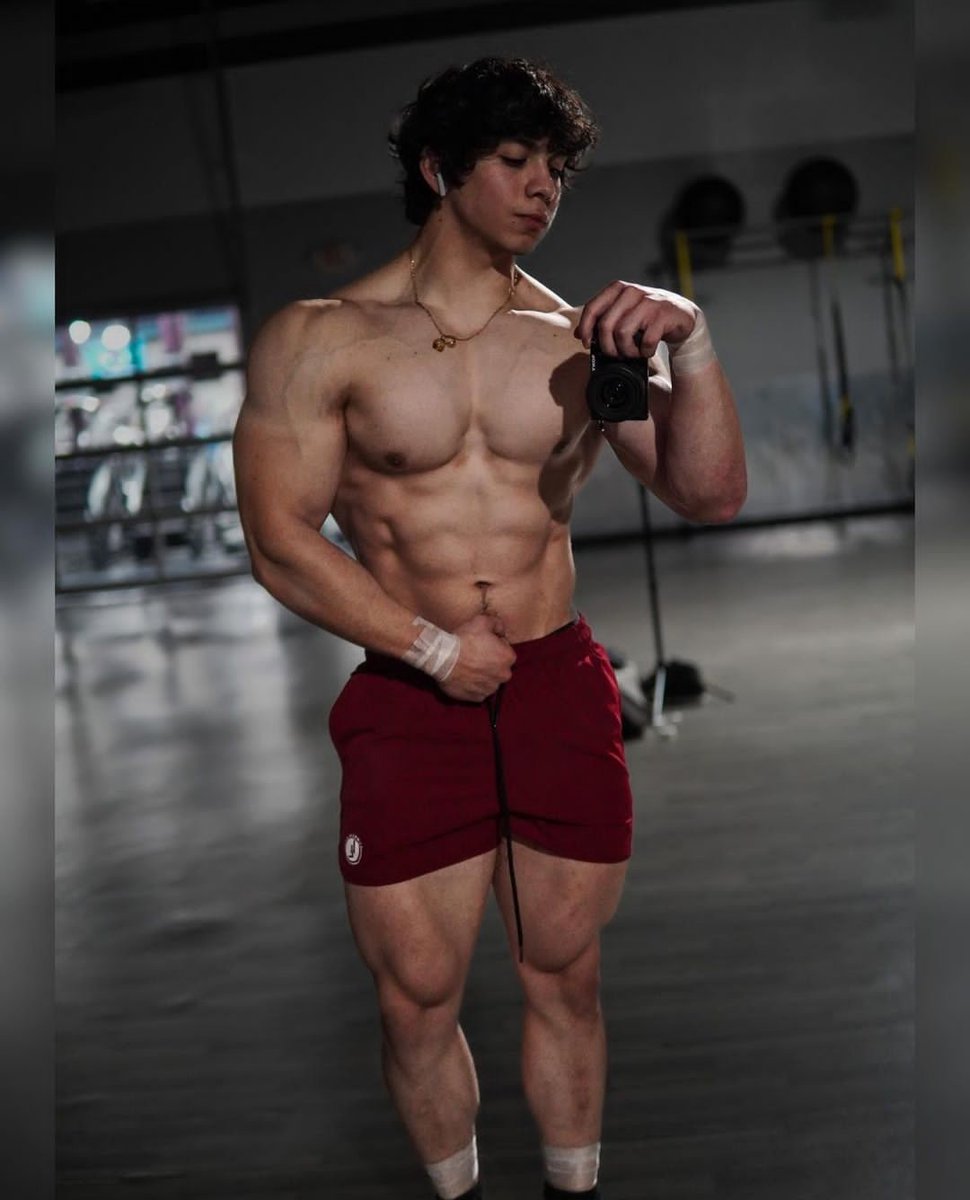 sparkiling08's tweet image. #dont_be_a_shit_just_train