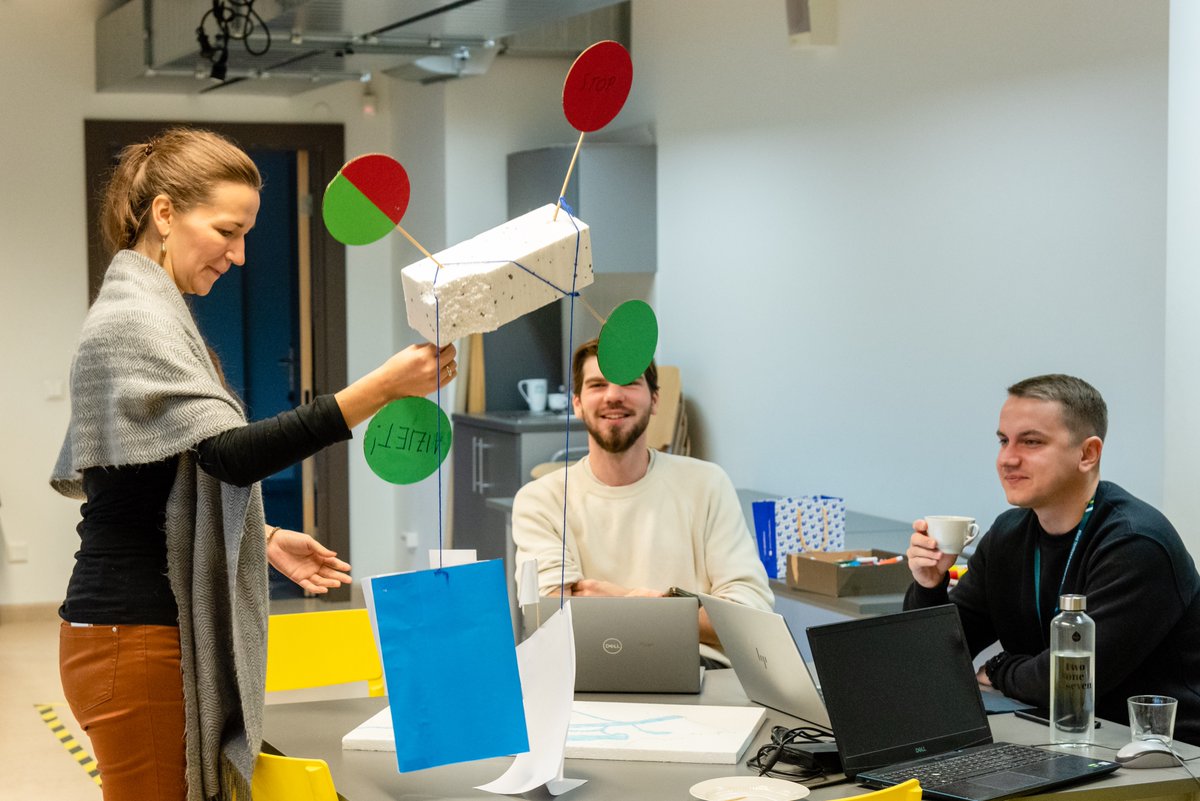 rtu_inovacijas's tweet photo. 🙌 Profesionāļu komandām prezentējot piedāvātos risinājumus dažādiem izaicinājumiem, kā arī daloties ar gūtajām atziņām, noslēgusies programma «Pioneers Into Practice 2022», ko ik gadu organizē @rtuzic ar @ClimateKIC atbalstu. https://t.co/gGt46fDa74 #YourPathYourFuture https://t.co/xM7hiX0mmW