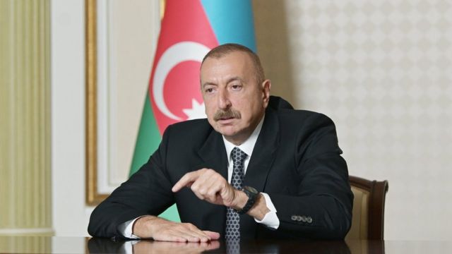 BrayNurlan's tweet photo. Prezident İlham Əliyev: "Biz heç nəyi unutmamışıq. Bunu unuda bilmərik. Biz Xocalı qurbanlarını, yerlə-yeksan edilmiş şəhərləri unuda bilmərik. Amma şəhidlərin qanı qisassız qalmadı, qisasını döyüş meydanında aldıq".
#zəfərfədakarlıqlaqazanılır 
#Zəfərinamdanbaşlayır https://t.co/FRYCRdaZ7k