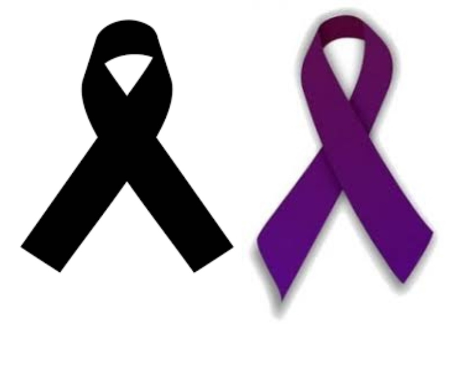 Condenamos profundamente el asesinato machista de una mujer de 28 años y de su hija de 6 en Móstoles, la noche del 6 al 7 de noviembre.  
Os convocamos a las 19:30 en la plaza del Ayuntamiento para mostrar nuestra repulsa y dolor antes este asesinato y nuestro apoyo a la familia