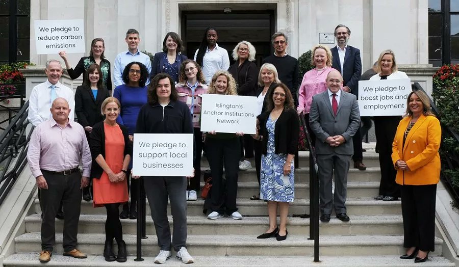 London Met Lab (@londonmetlab) on Twitter photo London Met is proud to have joined as a founding member of Islington’s <a href="/IslingtonBC/">Islington Council</a> Anchor Institution Network - an association of organisations dedicated to boosting the local economy and helping to create a more equal borough.
More details here: bit.ly/3E9ucmM London Met is proud to have joined as a founding member of Islington’s <a href="/IslingtonBC/">Islington Council</a> Anchor Institution Network - an association of organisations dedicated to boosting the local economy and helping to create a more equal borough.
More details here: bit.ly/3E9ucmM