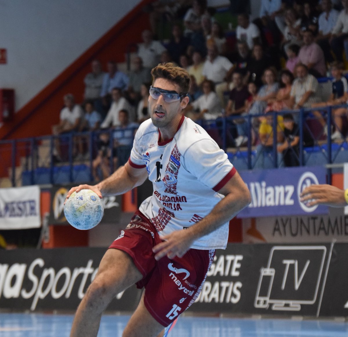 🌟 El lateral izquierdo <a href="/Serradilla_15/">Antonio Serradilla Cuenca</a> es el elegido como 𝐌𝐕𝐏 𝐀𝐒𝐎𝐁𝐀𝐋 del mes de octubre con el 43% de los votos 🗳️ 

⚪️🔴 Enhorabuena al primera línea de @CdadLogrono 🙌🏽

¡Qué inicio de temporada llevas!💥

#️⃣ #saboreaASOBAL 

📸 Estefanía Hernández