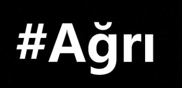 #Ağrı İddialara Göre ağrı'nın tutak ilçesinde 1 Saat öncesinde şeker pancarı yüklü traktörün devrilmiş yolda güvenlik önlemleri alınamadı orada geçen otobüs sürücüsü virajı döner dönmez daha önceden devrilen traktörun enkazına çarparak alev aldi