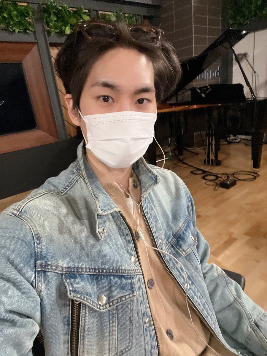 Image for [📢] Pentagon Shinwon: EBS FM <Pentagon Night Radio> Broadcasting announcement After a while, at 10 o'clock, the 399th night of the Pentagon's Shinwon's night radio begins. Monday night's fun discussion 🤓 We look forward to seeing you today 🌙 ✔ You can listen to EBS FM 104.5MHz or through the Firefly APP. PENTAGON SHINWON https://t.co/0hNhl0Xik8