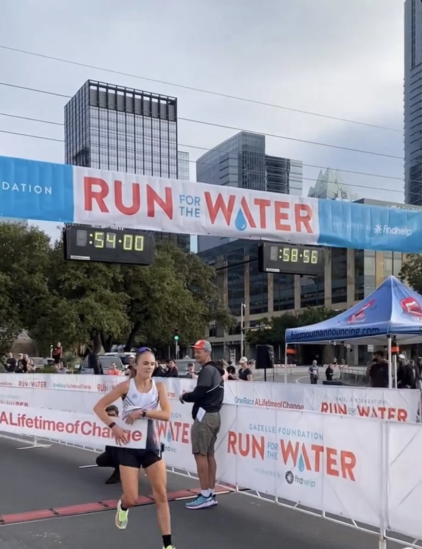 FrontRangeElite's tweet image. Sophie breaking tape this weekend @gzlfoundation 10 miler in Austin, TX.