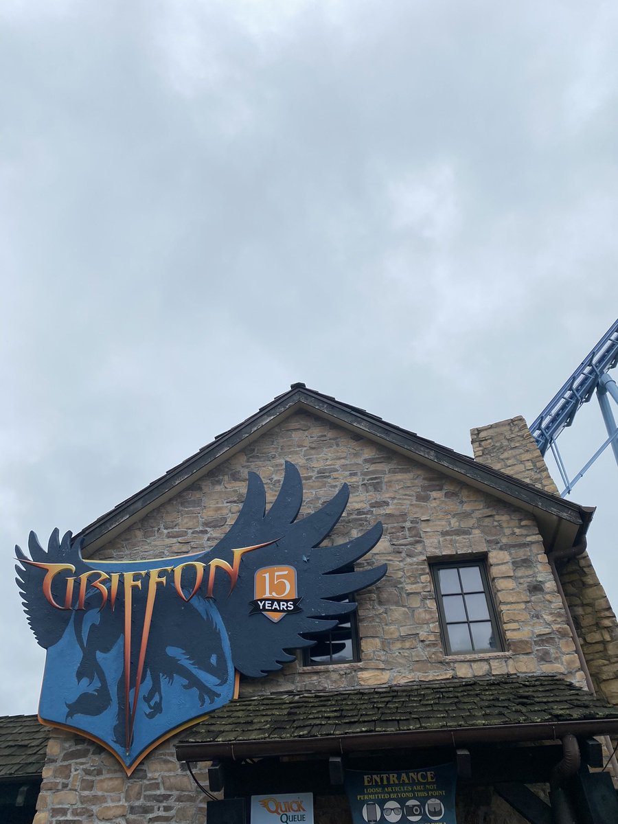 TapanesSamantha's tweet image. Didn’t get the chance to visit as many as I did last year but I did get to cross the legendary Loch Ness off my list at @BuschGardensVA #interlockingloops