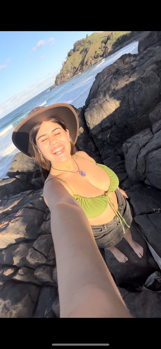 jasminjones333's tweet photo. How’s the weather finally clearing up 😍🥰 https://t.co/4Ie083N2wT