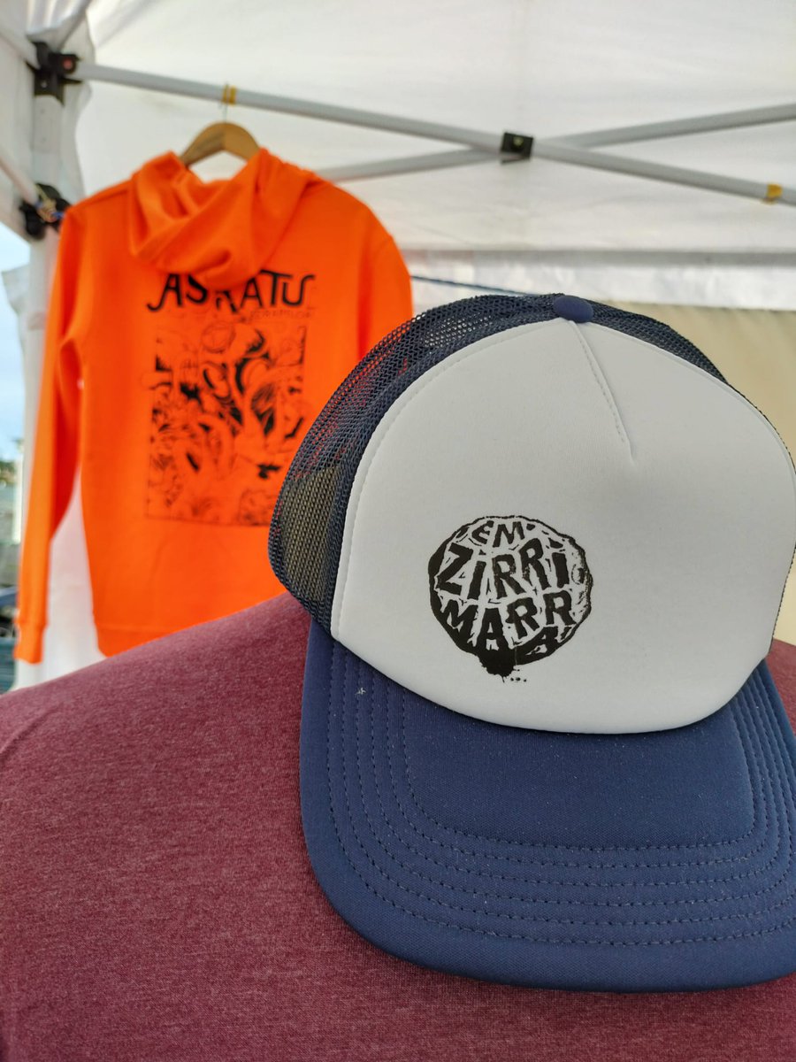 emzirrimarra's tweet photo. Aste berria eta azoka berriak.
🍀🍀🍀🍀
AZAROAK 12 Larunbata: Zegama
AZAROAK 13 Igandea: Leintz Gatzaga
🍀🍀🍀🍀
#emzirrimarra
#zirrimarra 
#gorra 
#truckercaps 
#serigrafia 
#azaroa 
#zegama
#leintzgatza 
#ilustrazioa
.
.
.
https://t.co/5pOMQCUvdK https://t.co/e1CxI4Or7G