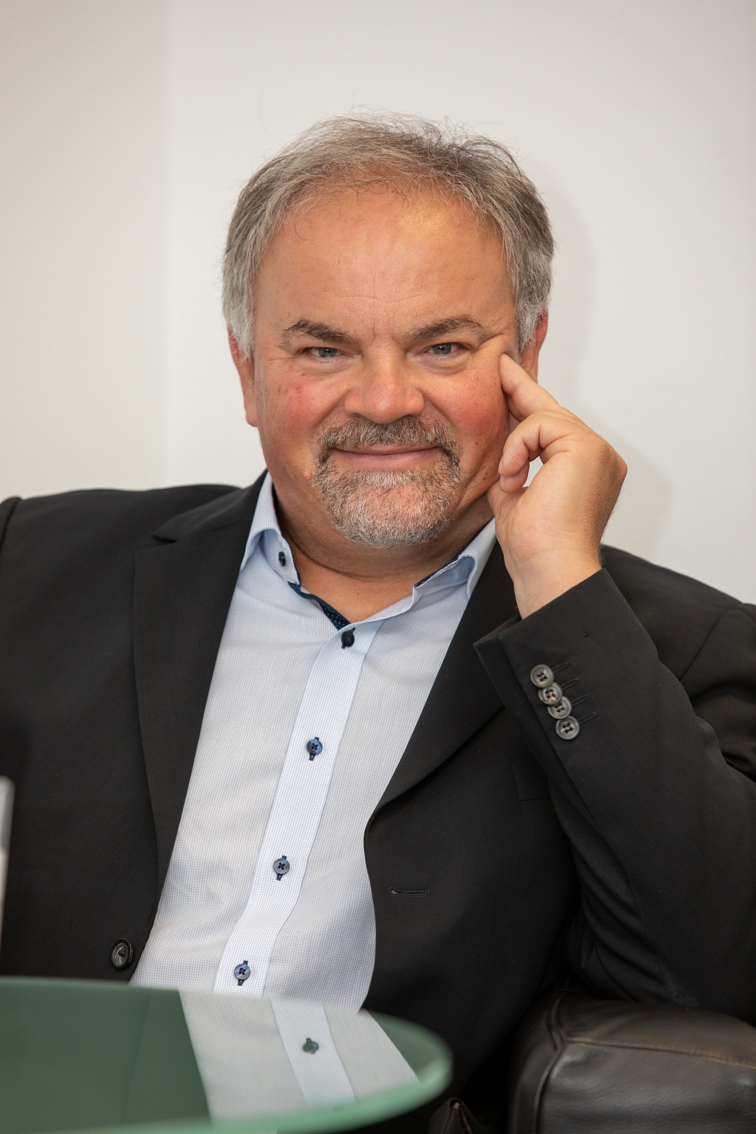 FWF (@fwf_at) on Twitter photo Ungewöhnliche Duos reden über die Zukunft: Modeschöpferin Lena Hoschek & Molekularbiologe Jürgen Knoblich <a href="/oeaw/">Austrian Academy of Sciences</a> <a href="/IMBA_Vienna/">IMBA imbavienna.bsky.social</a> am Mi.9.11. ab 19:30 <a href="/RadioKulturhaus/">ORF RadioKulturhaus</a> <a href="/oe1/">Ö1</a> - Eintritt frei radiokulturhaus.orf.at/artikel/697329… Ungewöhnliche Duos reden über die Zukunft: Modeschöpferin Lena Hoschek & Molekularbiologe Jürgen Knoblich <a href="/oeaw/">Austrian Academy of Sciences</a> <a href="/IMBA_Vienna/">IMBA imbavienna.bsky.social</a> am Mi.9.11. ab 19:30 <a href="/RadioKulturhaus/">ORF RadioKulturhaus</a> <a href="/oe1/">Ö1</a> - Eintritt frei radiokulturhaus.orf.at/artikel/697329…