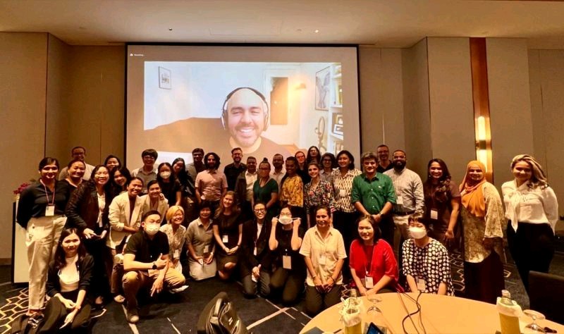 MominaSl's tweet image. Very meaningful meeting fellow comms colleagues at the #UNDP Bangkok Regional Workshop, exploring crisis comms, portfolio thinking, partnerships &amp;amp; how best to tell human stories for #DevelopmentComms. Thanks @cedscribe, the @UNDPasiapac team &amp;amp; @ammaradurrani for the opportunity!