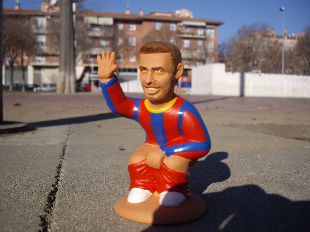 Moltes gràcies per tot, <a href="/3gerardpique/">Gerard Piqué</a>! Visca el <a href="/FCBarcelona_cat/">FC Barcelona</a> #Sempr3! 🔵🔴

#Caganer #CaganersdeCaldes #Sempr3 #Piqué #Sempr3 #Barça 

📸 <a href="/CaganersDCaldes/">Caganers de Caldes</a>