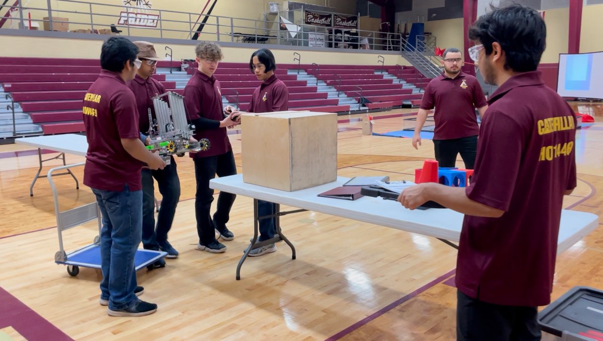 HowRobotics's tweet image. It was a good Meet #1 on Saturday at Dunlap High School. We took the opportunity to interact a lot with other local teams and it was also a fun learning experience for our junior team. Sprint 4 went 4-1.
-
-
#FTC #ftcrobotics #Robot #Robotics #Robots #omgrobots #powerplay
