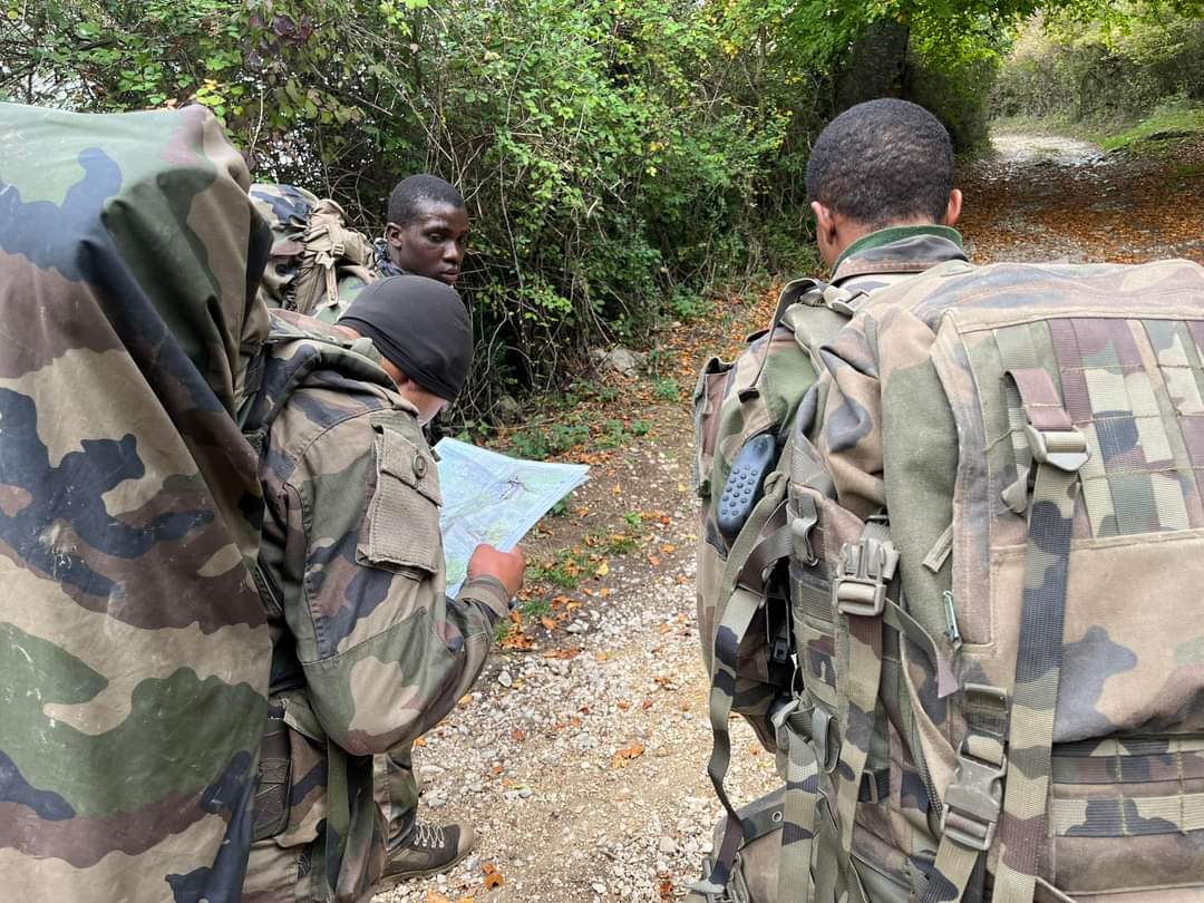 3eRMAT's tweet image. #MondayMotivation 

🧭 Pour bien commencer la semaine, ne vous trompez pas de chemin.. 😉

#3RMAT #FGE #NosJeunesOps