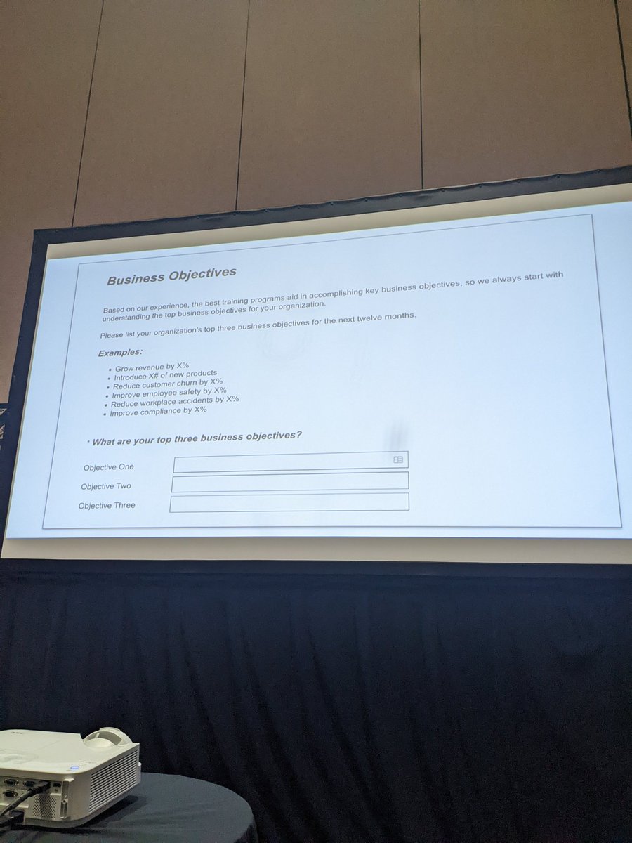 daliaabbas's tweet photo. Before creating a learning experience, Paige tells learning designers to ask stakeholders about business objectives behind potential learning experiences. This helps stakeholders see the relationship between the course&the desired behavior change. @learning2022_US #learning2022 https://t.co/C2p981e7IE
