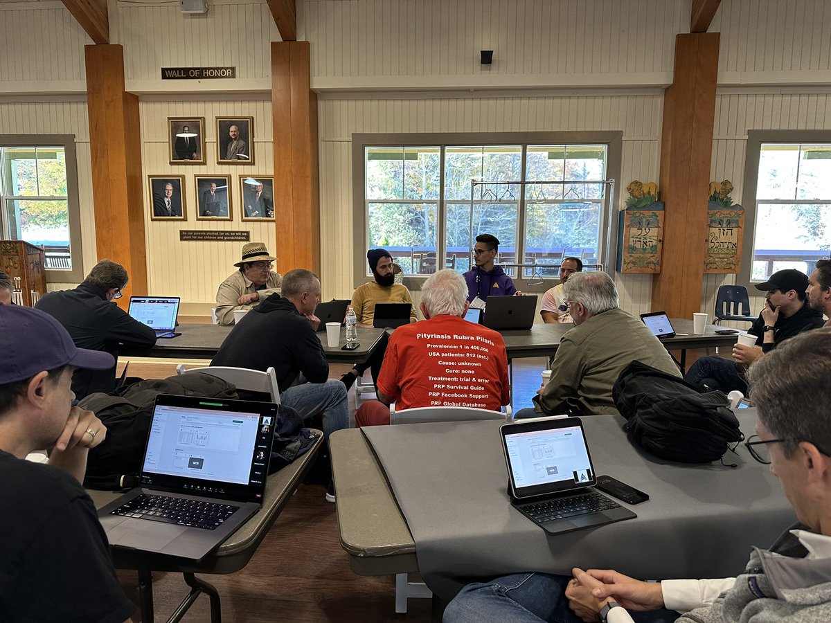 MacGeek27's tweet image. Demo of the “New Stuff™” a.k.a. Claris Pro and Claris Studio with Jonathan Nicoletti, @lui_dog, @robert_holsey, and @cmaeckel. 
#PauseOnError